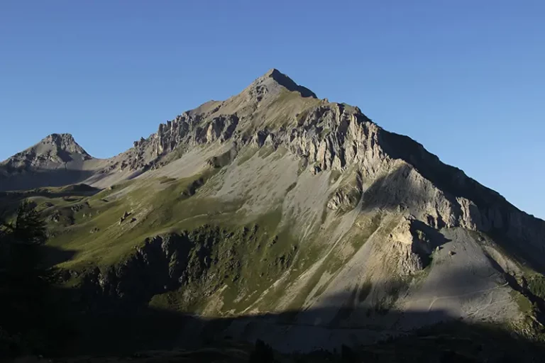 Vue du Grand Chavalard au crépuscule - rando, randonnée Grand Chavalard, Ovronnaz, Suisse, Valais