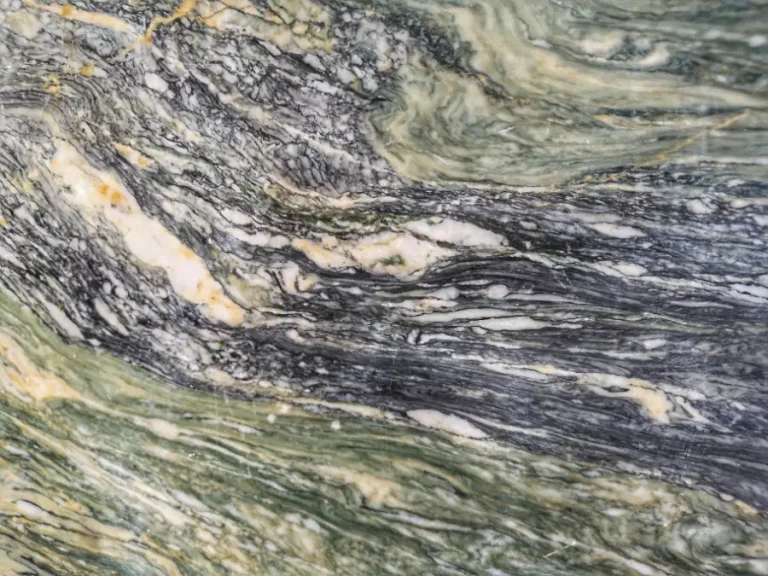 Les secrets de la carrière de marbre de Saillon | Alpes Aventures - randonnées Valais